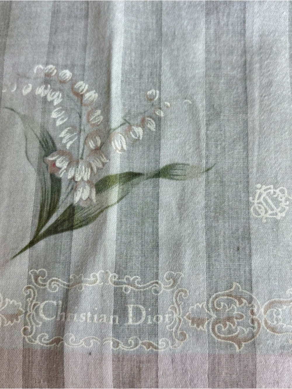Christian Dior Floral Lily of the Valley Scarf/Handkerchief/Bandana Sz 18.75” - Picture 11 of 13